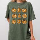 XL Moss Dark Green Retro Floral Pumpkins Halloween Jack-O-Lantern Fall Autumn Vibes Comfort Colors Tee