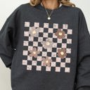 Large Dark Gray Heather Retro Minimalist Flowers Checkered Vintage Floral Daisies Patterned Print Sweatshirt