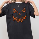 Small Black Spooky Jack-O-Lantern Retro Halloween Checkered Pumpkin Scene Comfort Colors Tee