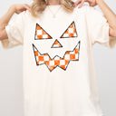Large Ivory Cream Spooky Jack-O-Lantern Retro Halloween Checkered Pumpkin Scene Comfort Colors Tee