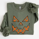 XXXL Military Green Spooky Jack-O-Lantern Retro Halloween Pumpkin Checkered Graphic Cozy Seasonal Sweatshirt