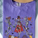XL Violet Purple Dancing Skeleton Halloween Party Trick Or Treat Spooky Nighttime Celebration Comfort Colors Tee