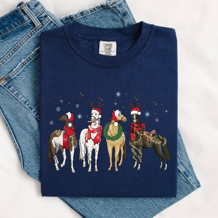 Christmas Horses Santa Winter Snow Xmas Scene For Horse Lovers Vintage Style Comfort Colors Tee
