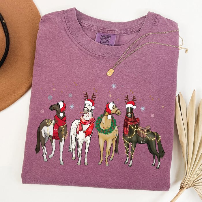Christmas Horses Santa Winter Snow Xmas Scene For Horse Lovers Vintage Style Comfort Colors Tee