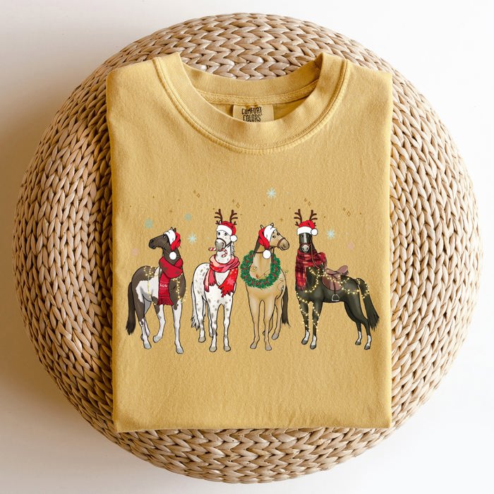 Christmas Horses Santa Winter Snow Xmas Scene For Horse Lovers Vintage Style Comfort Colors Tee