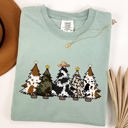 XXL Bay Light Sage Cowboy Christmas Trees With Winter Snow Santa Silhouette Western Holiday Scene Comfort Colors Tee