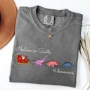 XXXL Pepper Dark Gray I Believe In Santa And Dinosaurs Sleigh Reindeer Christmas Winter Xmas Comfort Colors Tee