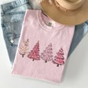 XXL Blossom Light Pink Pink Christmas Trees Santa Winter Snow Holiday Scene Illustration With Vintage Charm Comfort Colors Tee