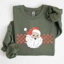  Retro Santa Checkered Christmas Pattern Vintage Santa Claus Artwork For Winter Cozy Sweatshirt