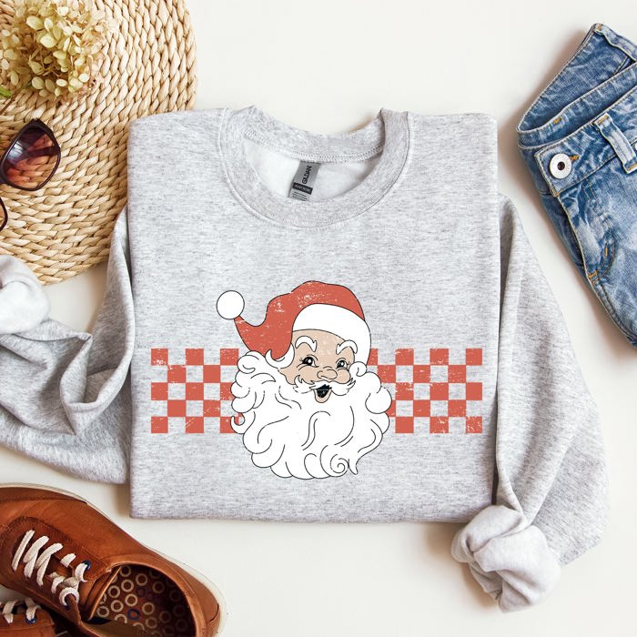 Retro Santa Checkered Christmas Pattern Vintage Santa Claus Artwork For Winter Cozy Sweatshirt