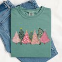 XXL Light Green Sketched Christmas Trees Christmas Heart Vibrant Winter Snow Xmas Comfort Colors Tee