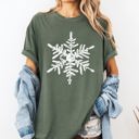 XXXL Moss Dark Green Snowflake Beautiful Winter Christmas Snow Xmas Edition Vintage Holiday Design Comfort Colors Tee