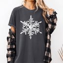 Large Pepper Dark Gray Snowflake Beautiful Winter Christmas Snow Xmas Edition Vintage Holiday Design Comfort Colors Tee
