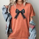 Medium Yam Vintage Black Bow Ribbon Skeleton Ghost Western Witch Aesthetic Halloween Meme Comfort Colors Tee