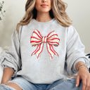 XXL Ash Light Gray Christmas Cake Bow Ribbon Coquette Santa Snow Winter Festive Cozy Holiday Sweatshirt