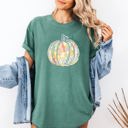 Medium Light Green Floral Pumpkin Happy Fall Pastels Flowers Autumn Thanksgiving Comfort Colors Tee