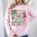 XXL Light Pink Merry Christmas Green Floral Pattern Emblazoned With Classic Holiday Flowers Sweatshirt