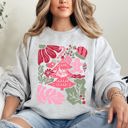 XXXL Ash Light Gray Merry Christmas Pink Floral Festive Garden Bouquets With Winter Snowflakes And Holiday Cheer Sweatshirt