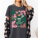 Large Pepper Dark Gray Merry And Bright Ornament Tree Christmas Flowers Festive Floral Holiday Design Comfort Colors Tee
