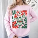 XXL Light Pink Merry And Bright Floral Ornament Tree Christmas Pattern With Festive Flowers Sweatshirt