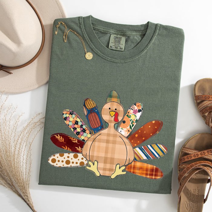 Thanksgiving Turkey Plaid Print Cute Autumn Patterns Vintage Cozy Rustic Graphic Comfort Colors Tee