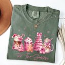 XXXL Moss Dark Green Tis The Season Coffee Drinks Pastel Snow Christmas Pink Cozy Vintage Winter Glow Comfort Colors Tee