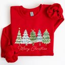 XL Red Merry Christmas Tree Santa Colorful Artwork Winter Holiday Scene Cozy Festive Sweatshirt
