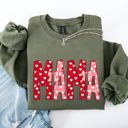  Mama Valentine's Day Ribbons Hearts Love Cozy Elegant Classic Fit Statement Sweatshirt