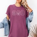 XXL Berry Red Minimalist Sea Life, Seashells, Summer, Beach Coastal Print Design Comfort Colors Tee