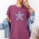 XXL Berry Red Starfish And Sea Life Summer Beach Vibes For Coastal Lovers And Sun Seekers Comfort Colors Tee