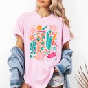 XXL Blossom Light Pink Summer Retro Cowboy Boot Cowgirl Floral Botanical Southwestern Western Print Artwork Comfort Colors Tee