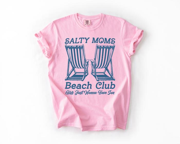 Salty Moms Beach Day Adventure Sunshine Travel Vacation Seaside Memories Comfort Colors Tee