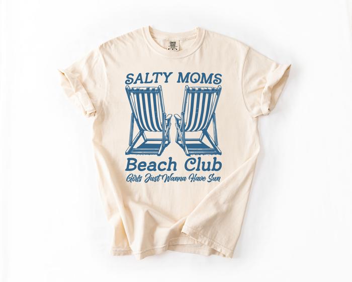Salty Moms Beach Day Adventure Sunshine Travel Vacation Seaside Memories Comfort Colors Tee