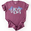 Small Berry Red USA Patriotic Floral Patterns With Ribbons For Fourth Of July And American Pride Comfort Colors Tee