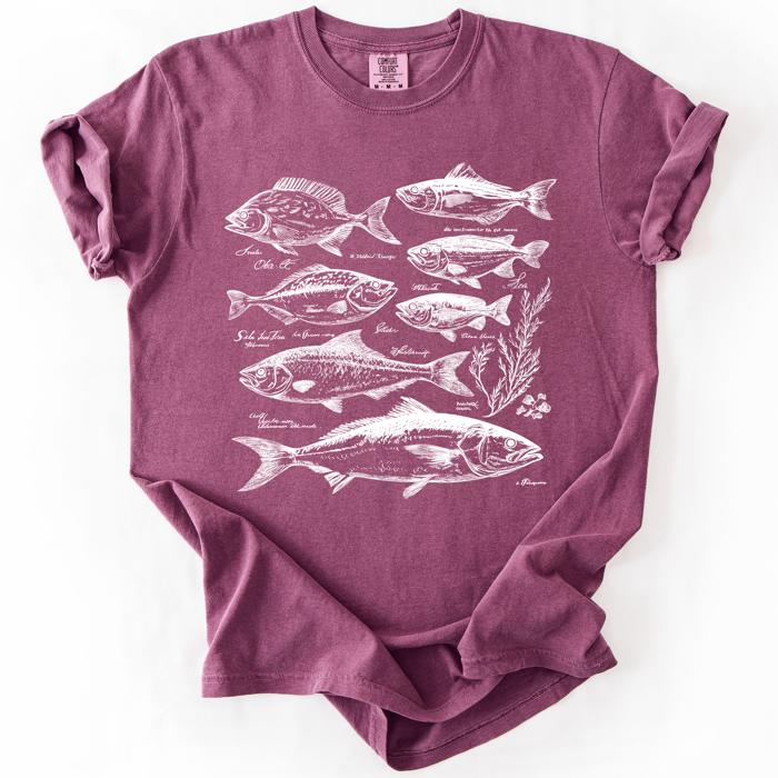 Vintage Fish Retro Print Classic Fishing Theme Angler Artwork For Fishermen And Outdoor Lovers Comfort Colors Tee