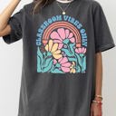Medium Pepper Dark Gray Classroom Vibes Only Boho Floral Back To School First Day Of School Teacher Appreciation Coquette Comfort Colors Tee