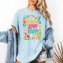 Small Chambray Baby Blue Teach Love Inspire Floral Boho Retro First Day of School Teacher Appreciation Coquette Comfort Colors Tee