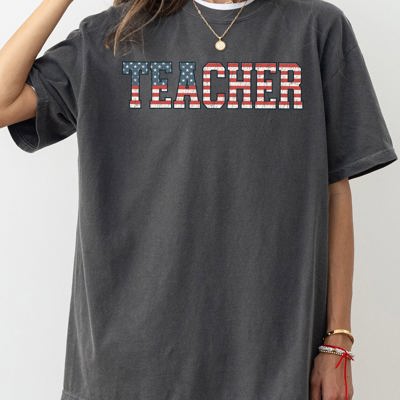 Teacher USA Flag Retro Classroom Pride Teacher Appreciation Edition Comfort Colors Tee