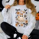 Small Ash Light Gray Beautiful Halloween, Bows, Bats, Flowers Boho Vintage Cozy Autumn Graphic Sweatshirt