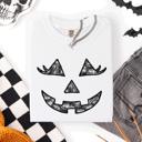 XXL White Jack-O-Lantern Coquette Faux Lace Halloween Motif Delicate Detail Print Comfort Colors Tee