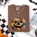 Small Espresso Jack O Lantern Faux Quilt Pumpkin Halloween Fall Autumn Spooky Cozy Comfort Colors Tee