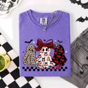 Large Violet Purple Retro Halloween Ghosts, Checkered Pattern, Vintage Halloween Imagery, Nostalgic Seasonal Artwork Comfort Colors Tee