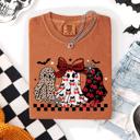 Large Yam Retro Halloween Ghosts, Checkered Pattern, Vintage Halloween Imagery, Nostalgic Seasonal Artwork Comfort Colors Tee