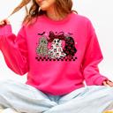 XXXL Crunhberry Bright Pink Retro Halloween Ghosts Checkered Pattern Vintage Haunted Collectible Edition Sweatshirt