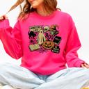 XL Crunhberry Bright Pink Retro Halloween Monsters Witch Creepy Vintage Nightfall Edition Classic Spooky Motifs And Nostalgic Sweatshirt