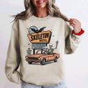 XXL Sand The Skeleton Motel Spooky Halloween Sweatshirt
