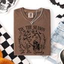  Tis The Season To Be Spooky Retro Classic Halloween Skeleton Edition Comfort Colors Tee