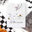 XXL White Tis The Season, Cute Ghosts Halloween Comfort Colors Tee