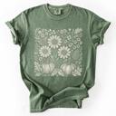 XXL Moss Dark Green Autumn Wildflowers Minimalist Floral Fall Pumpkin Garden Bloom Comfort Colors Tee