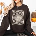  Checkered Pumpkin Minimalist Autumn Harvest Motif Cozy Seasonal For Fall Wardrobe Sweatshirt